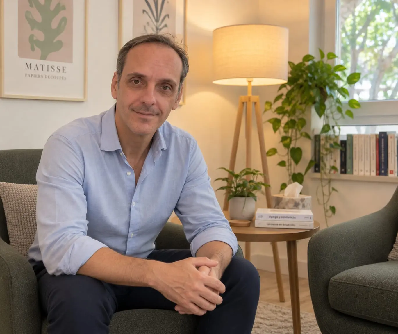 José Luis Rubio en su consulta